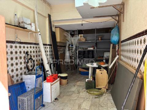 Garagem | afetação comércio | mira sintra