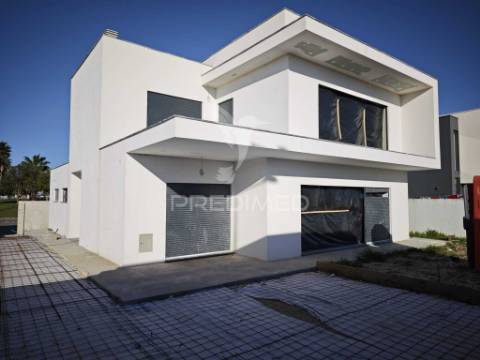 Moradia t4 em construção - salvaterra de magos