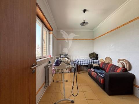 Moradia tradicional t4 com piscina e vista desafogada sobre o campo no carvalhal benfeito