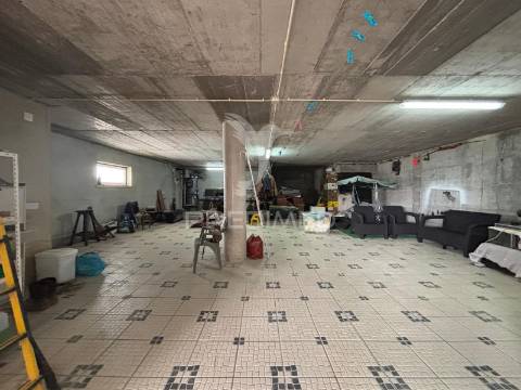 Moradia tradicional t4 com piscina e vista desafogada sobre o campo no carvalhal benfeito