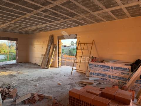 Moradia t4 em construção