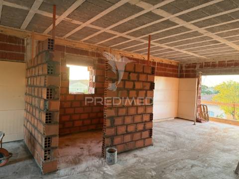 Moradia t4 em construção