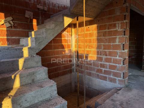 Moradia t4 em construção