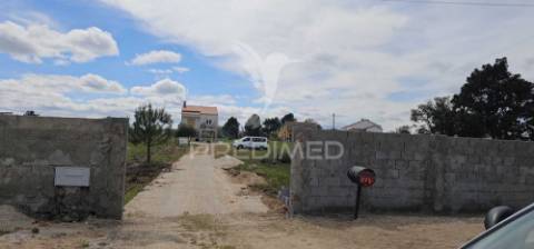 Terreno misto com moradia