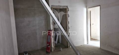 Terreno misto com moradia