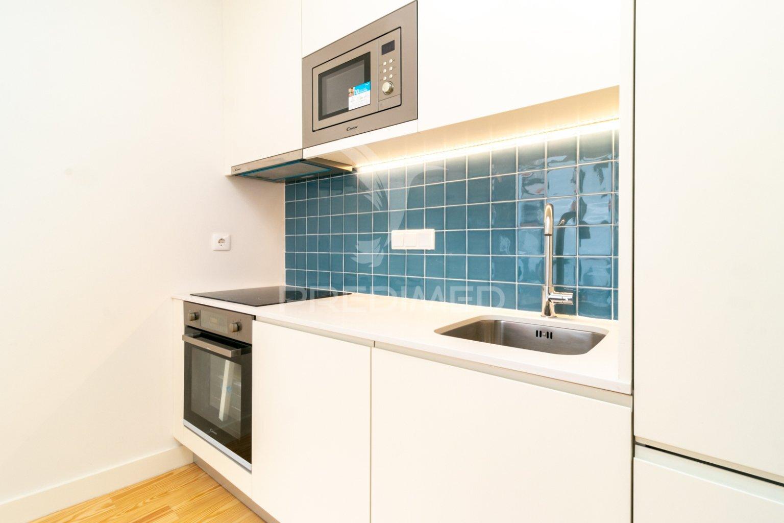 Apartamento t1 novo com jardim junto ao rio douro.