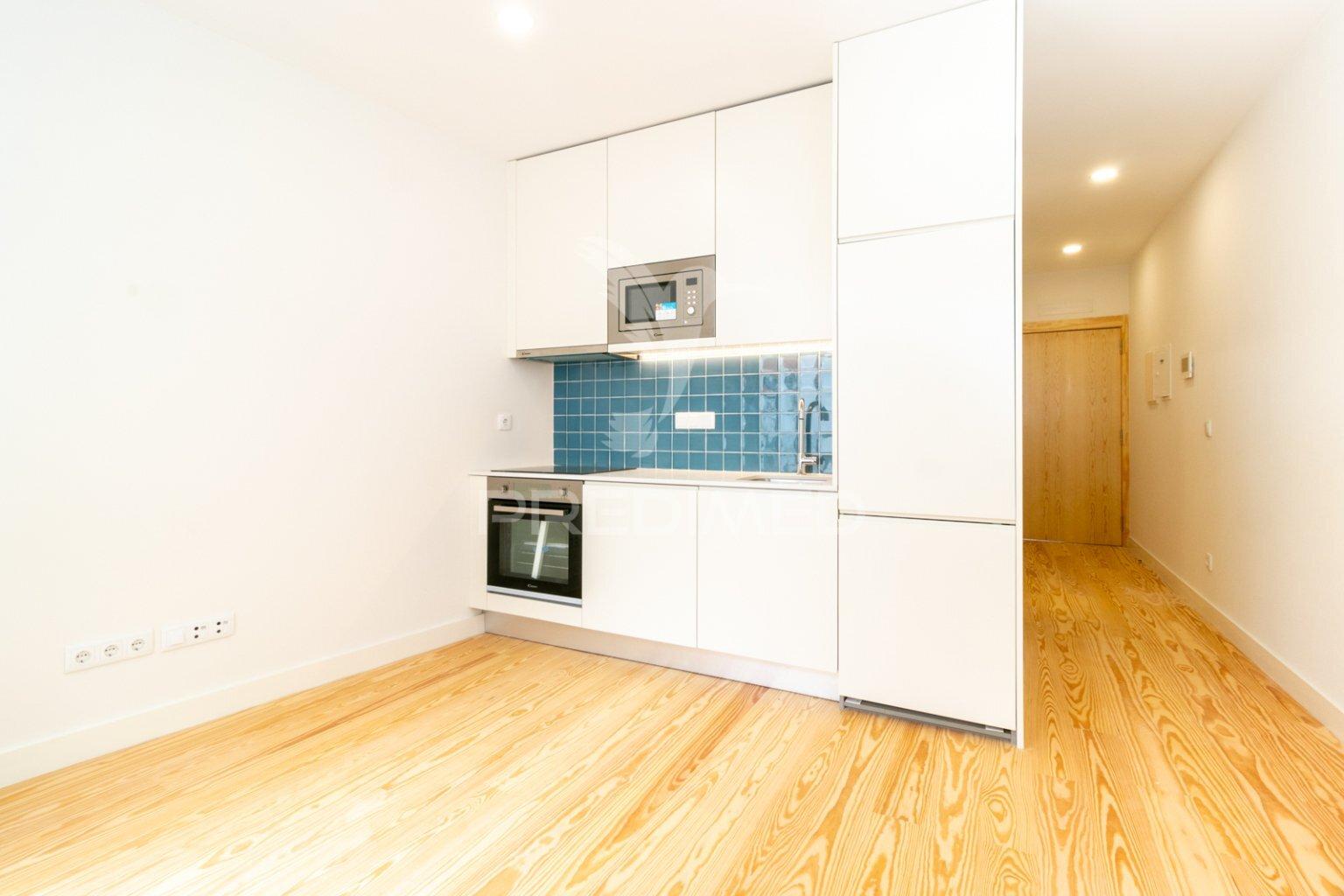 Apartamento t1 novo com jardim junto ao rio douro.