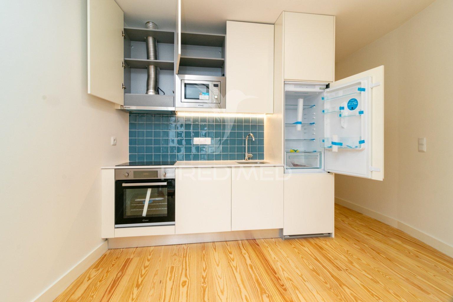 Apartamento t1 novo com jardim junto ao rio douro.