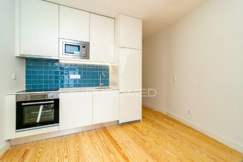 Apartamento t1 novo com jardim junto ao rio douro.