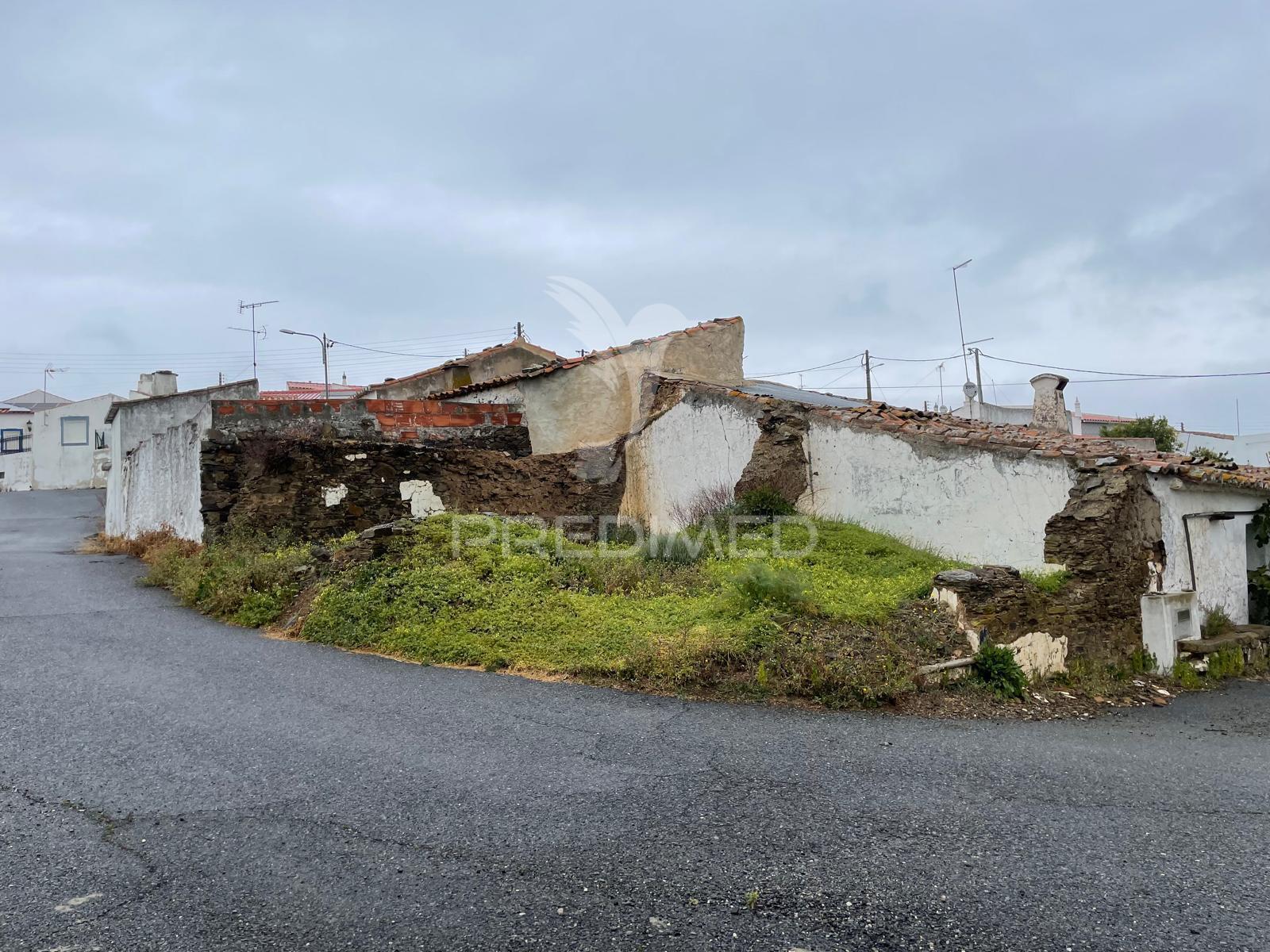 Odeleite - terreno com ruína para construção