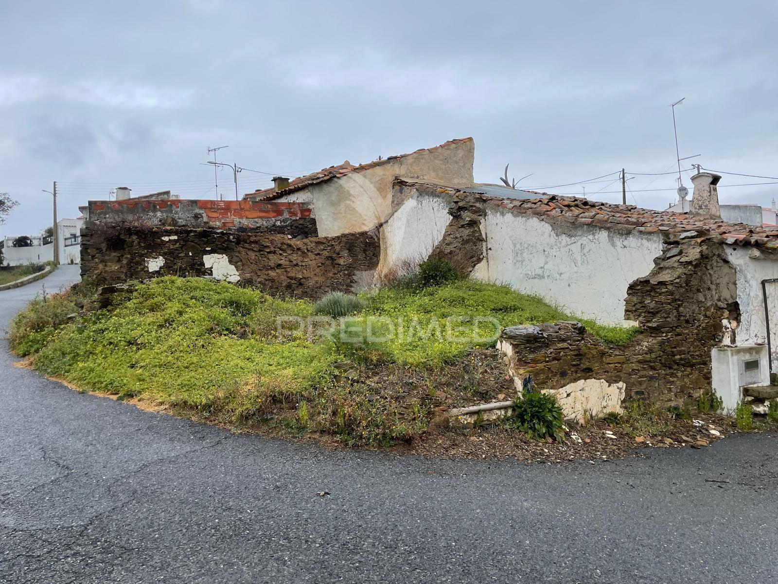 Odeleite - terreno com ruína para construção