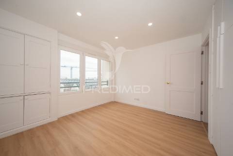 Apartamento  lisboa t3 gemini remodelado