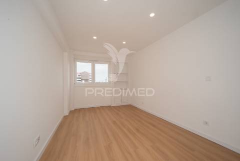 Apartamento  lisboa t3 gemini remodelado