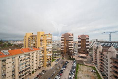 Apartamento  lisboa t3 gemini remodelado