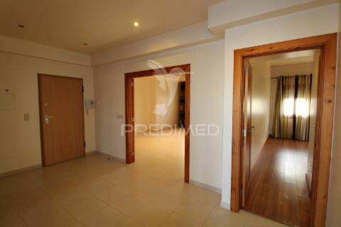 T3 com terraço e parqueamento - ed. dª catarina em alcochete