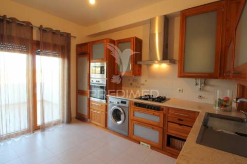 T3 com terraço e parqueamento - ed. dª catarina em alcochete