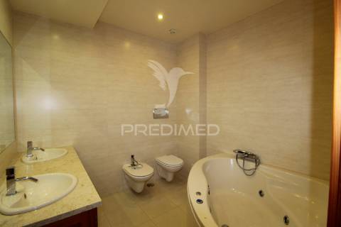 T3 com terraço e parqueamento - ed. dª catarina em alcochete