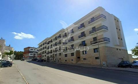 T3 com terraço e parqueamento - ed. dª catarina em alcochete