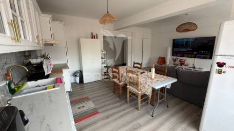 Apartamento t2 renovado com estacionamento – pronto a habitar -junto ao hospital