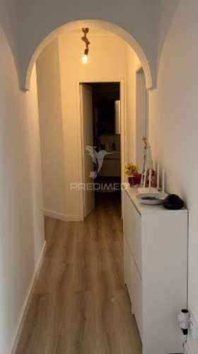 Apartamento t2 renovado com estacionamento – pronto a habitar -junto ao hospital