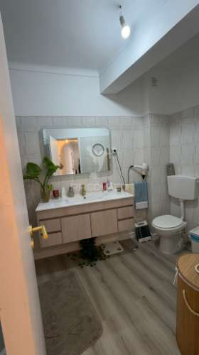 Apartamento t2 renovado com estacionamento – pronto a habitar -junto ao hospital