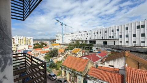 Apartamento t2 renovado com estacionamento – pronto a habitar -junto ao hospital