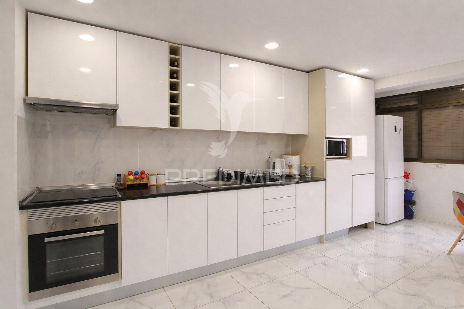 T3 com varandas e cozinha remodelada - montijo