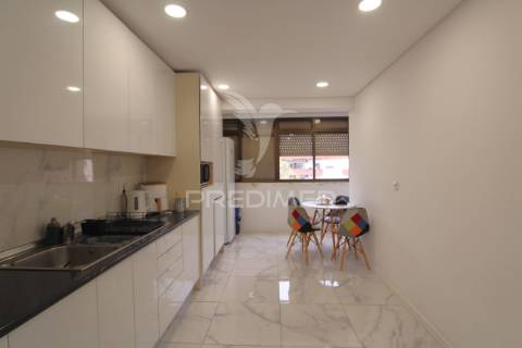 T3 com varandas e cozinha remodelada - montijo