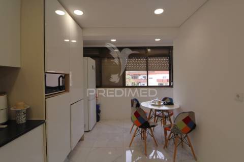 T3 com varandas e cozinha remodelada - montijo