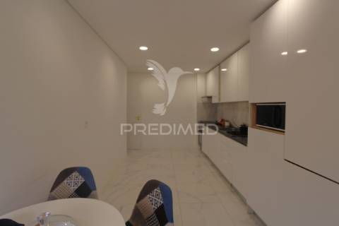 T3 com varandas e cozinha remodelada - montijo