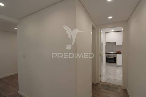 T3 com varandas e cozinha remodelada - montijo