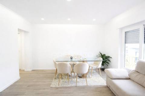 T3 com varandas e cozinha remodelada - montijo