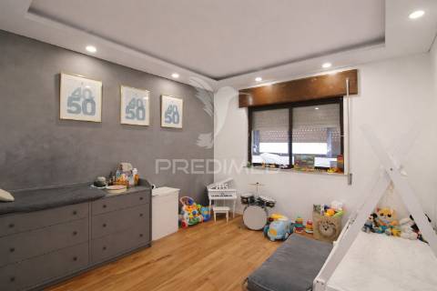 T3 com varandas e cozinha remodelada - montijo