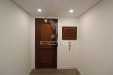 T3 com varandas e cozinha remodelada - montijo