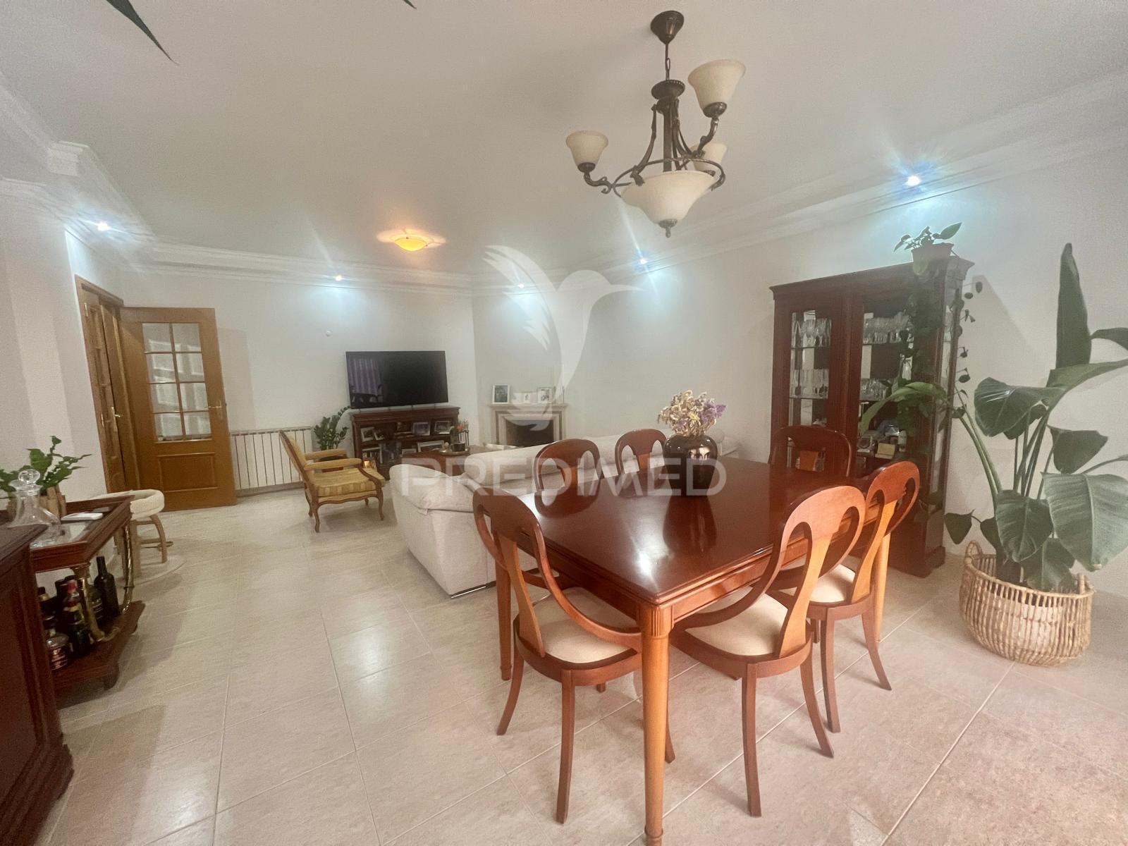 Apartamento t3  com parqueamento  - fidalguinhos