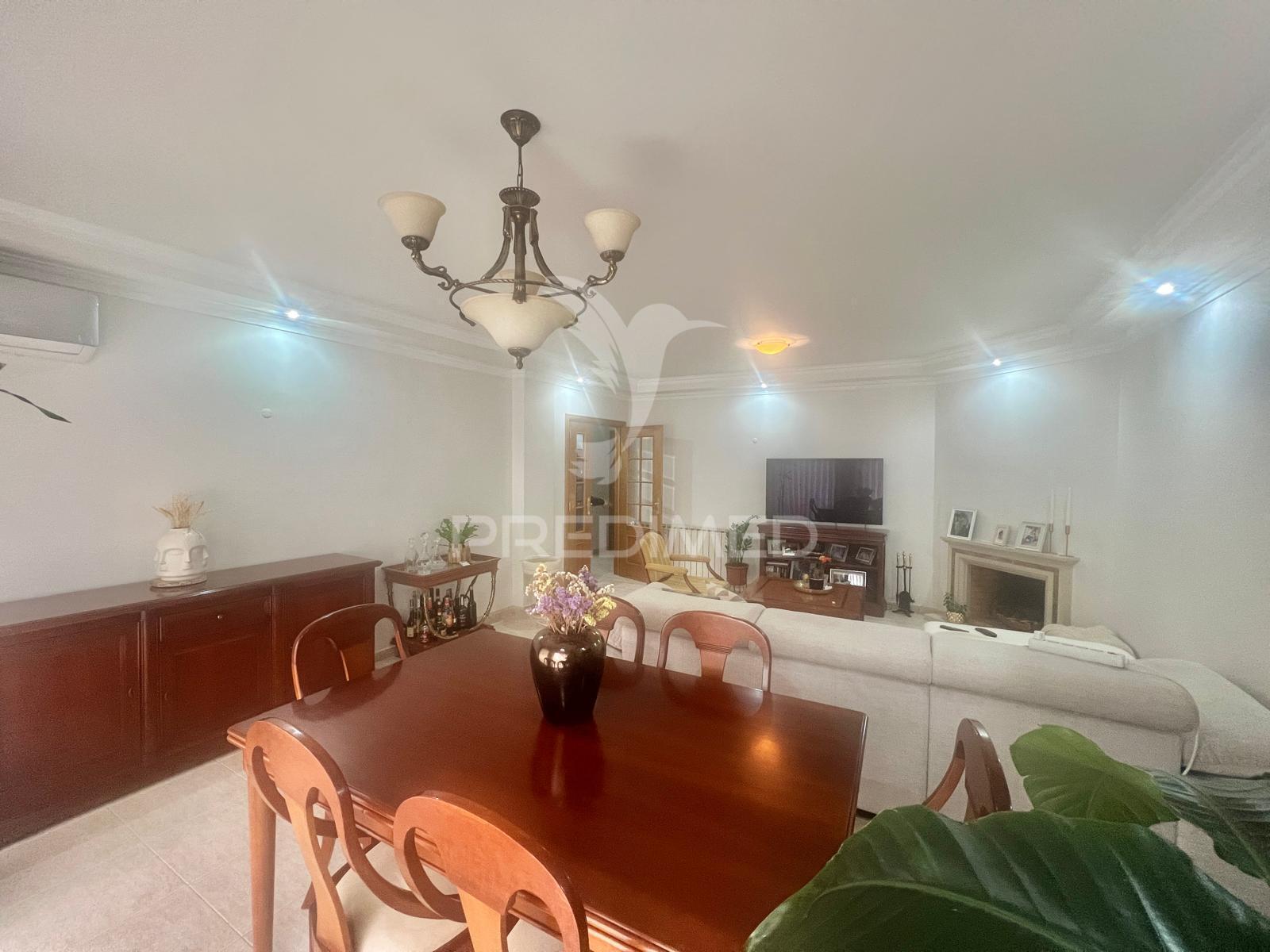 Apartamento t3  com parqueamento  - fidalguinhos