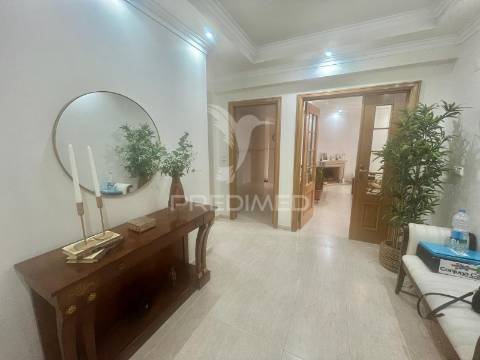 Apartamento t3  com parqueamento  - fidalguinhos