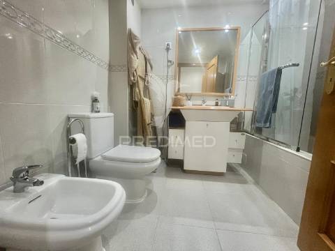 Apartamento t3  com parqueamento  - fidalguinhos