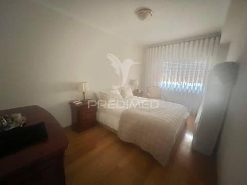 Apartamento t3  com parqueamento  - fidalguinhos