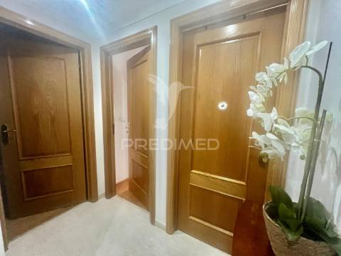 Apartamento t3  com parqueamento  - fidalguinhos