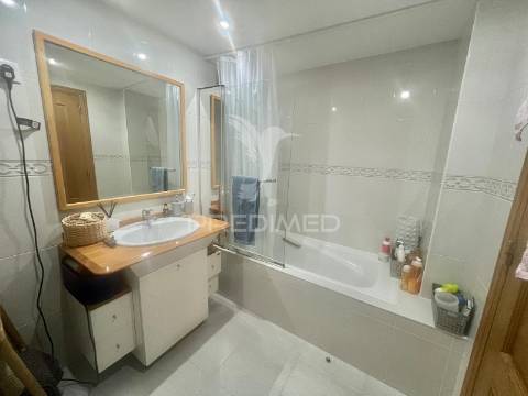 Apartamento t3  com parqueamento  - fidalguinhos