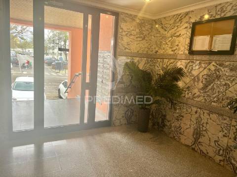 Apartamento t3  com parqueamento  - fidalguinhos