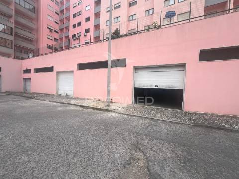 Apartamento t3  com parqueamento  - fidalguinhos
