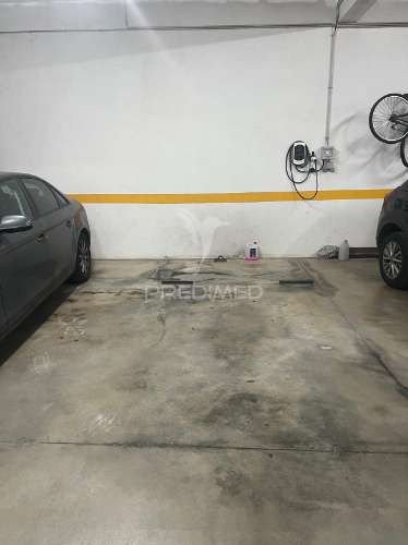 Apartamento t3  com parqueamento  - fidalguinhos