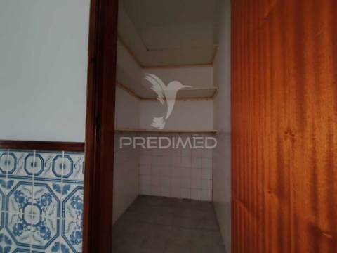 T2 na baixa da banheira com garagem