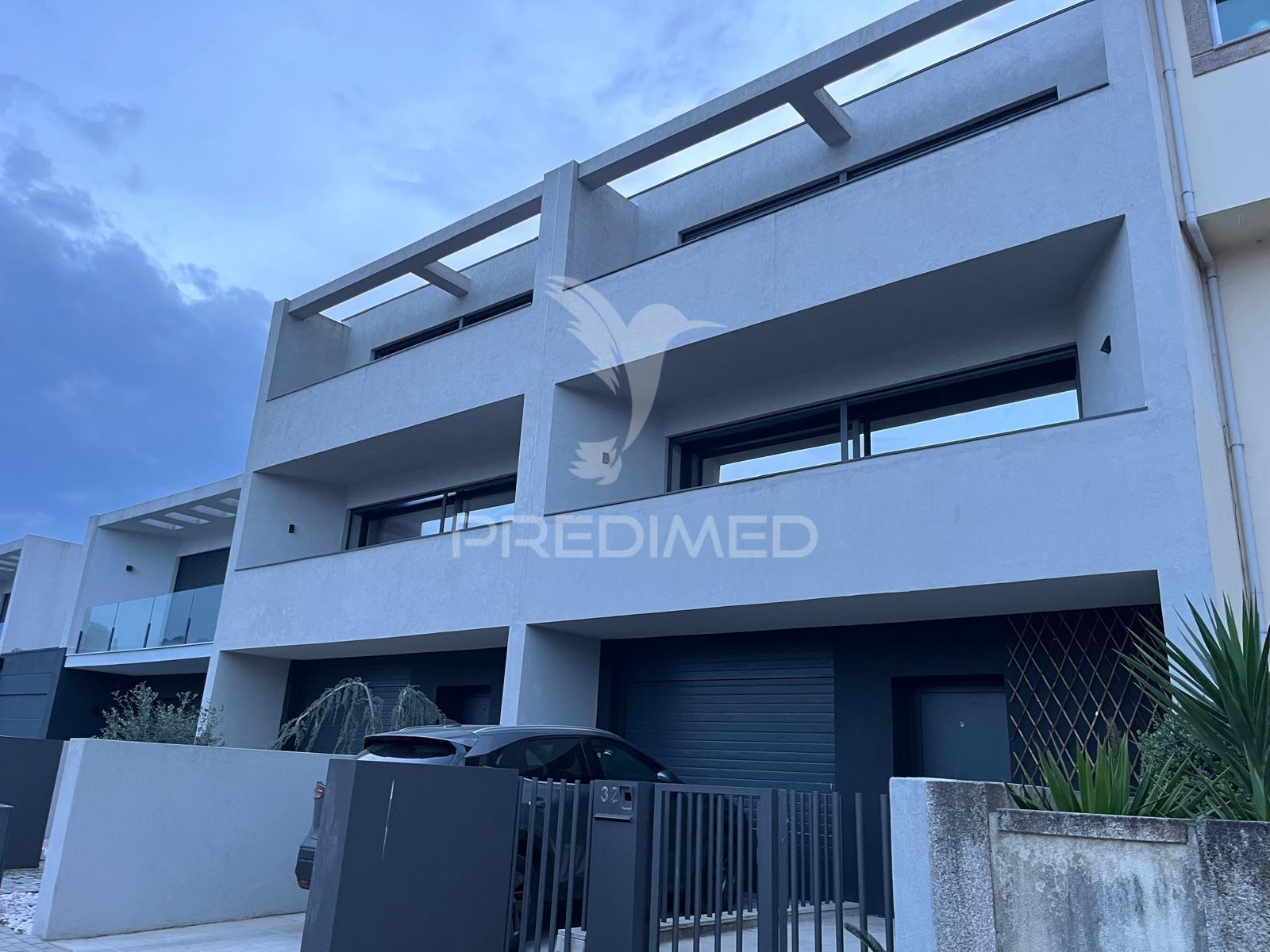 Moradia t3 moderna para arrendamento em palmeira – braga