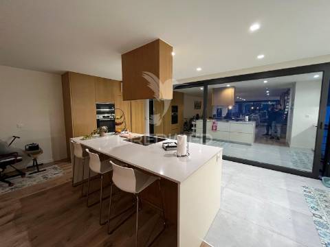 Moradia t3 moderna para arrendamento em palmeira – braga