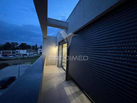 Moradia t3 moderna para arrendamento em palmeira – braga