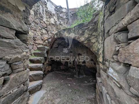 Terreno rústico com 3,43ha no azinhal