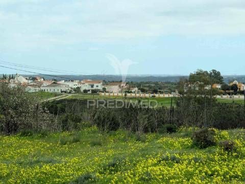 Terreno rústico com 3,43ha no azinhal